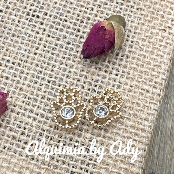NEUTRAL DAINTY DIAMOND STYLE ZIRCONIA GOLD HAMSA HAND STUDS - Picture 1 of 1